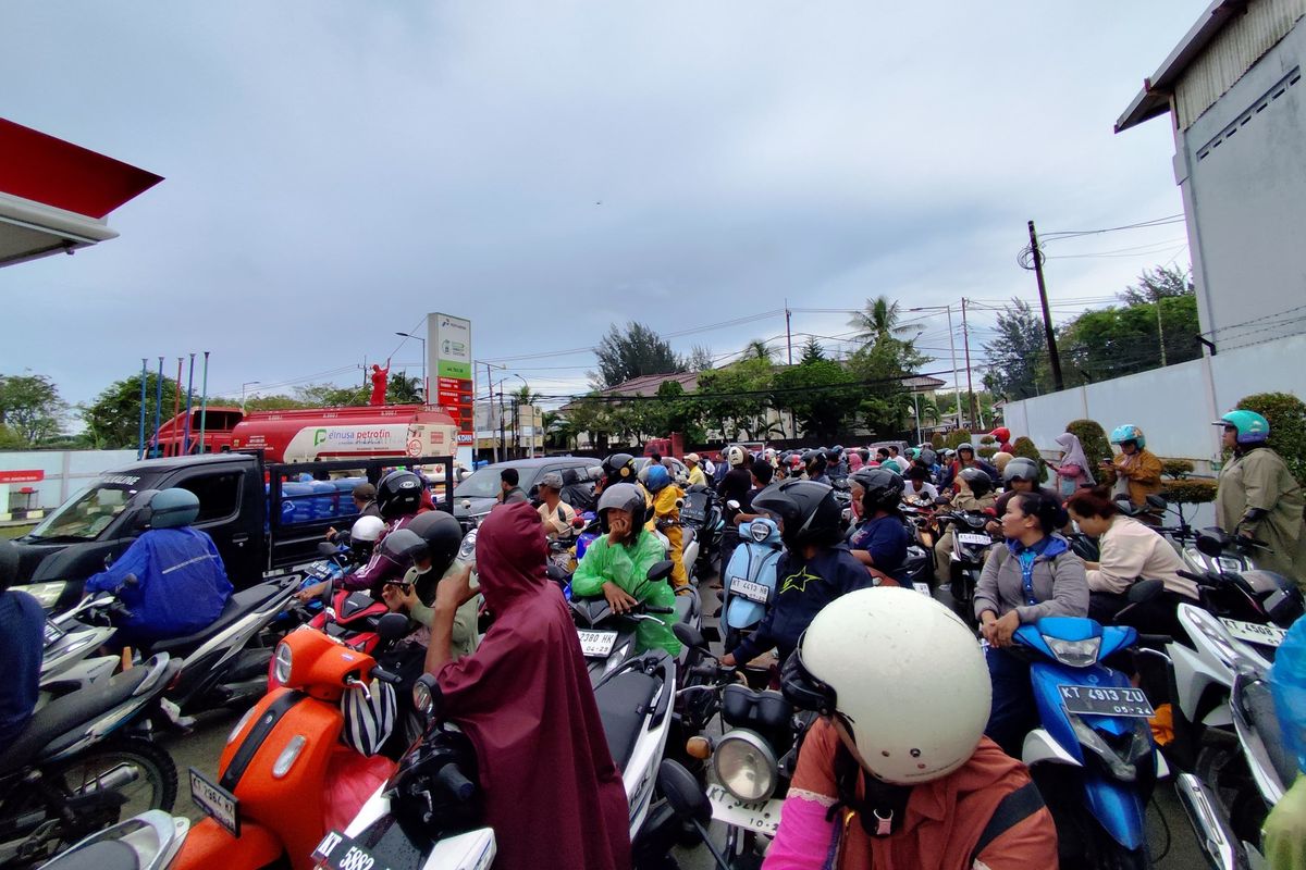 Kelangkaan Pertamax Sebabkan Kemacetan di Balikpapan
